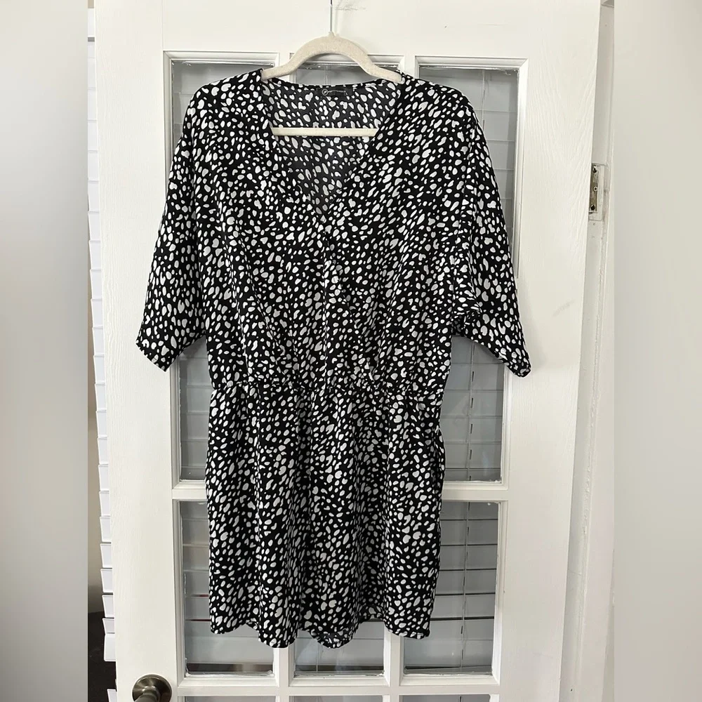 Pretty Garden Women’s L Black & White Dot Print Short Sleeve Romper | SKU 0431